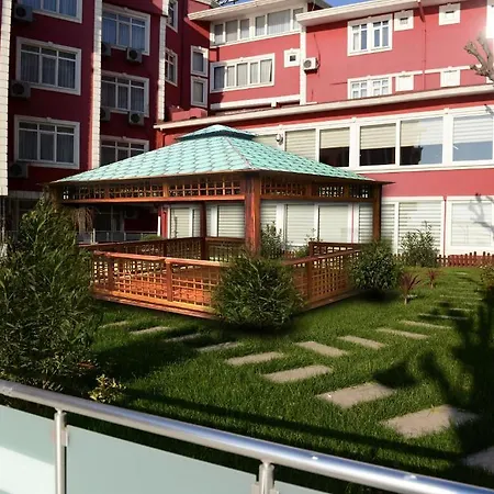 Grand Gold Hotell 3*