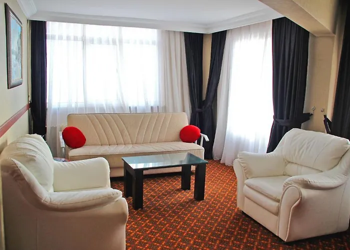 Отель Grand Gold 3*